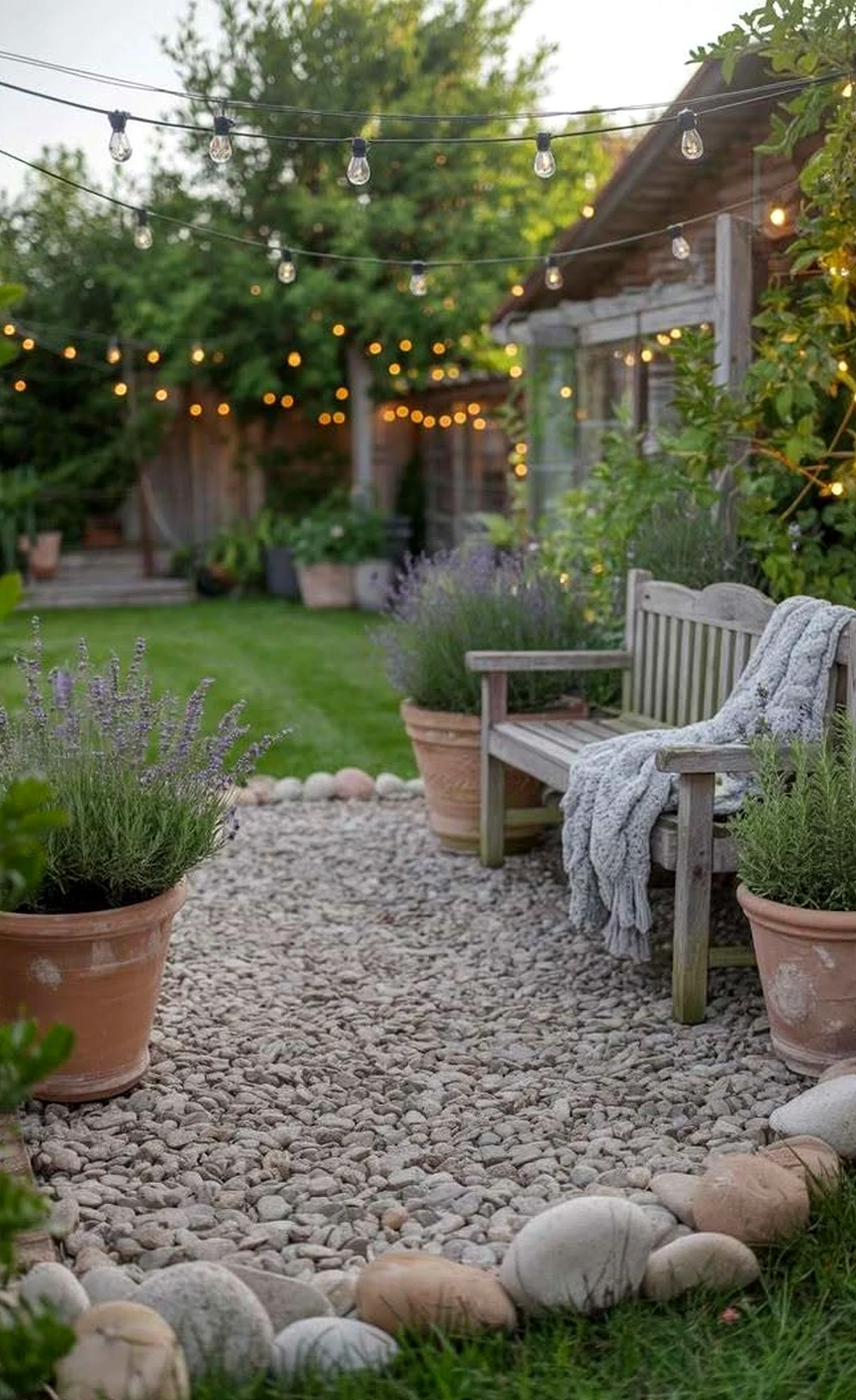 Airy balcony scene draws attention to freshness while the table stays personal and relaxed.