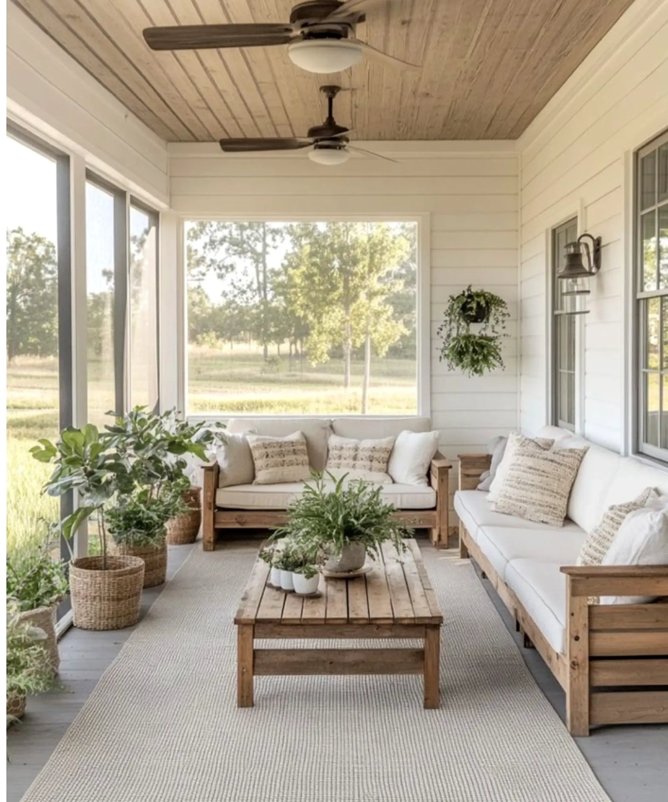 Polished vase display gives the garden edge more depth, so the whole view feels comfortable in daily use.