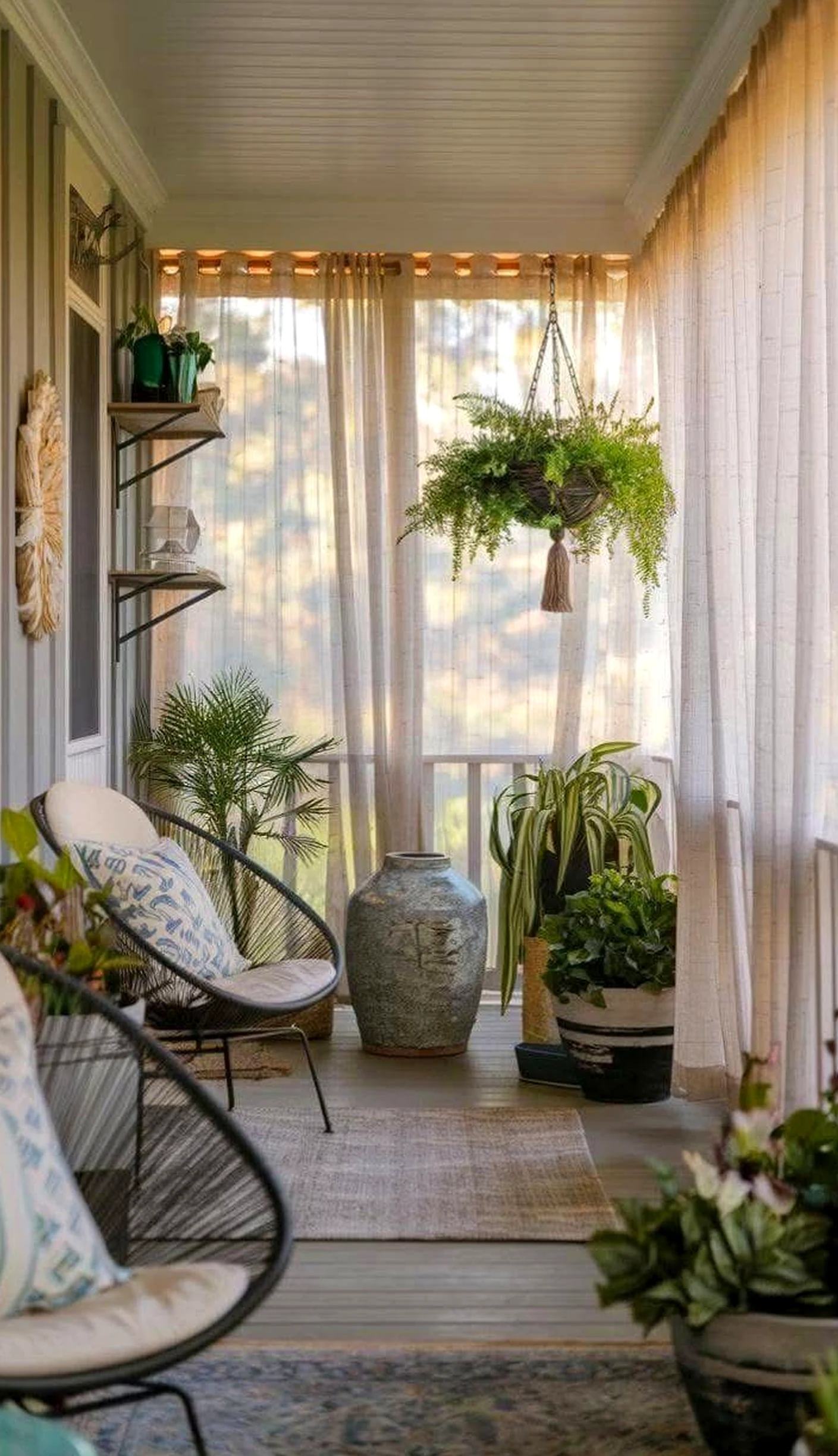 Sculptural flower arrangement adds clarity across the sitting area, giving the decor a finish that feels bright but not busy.