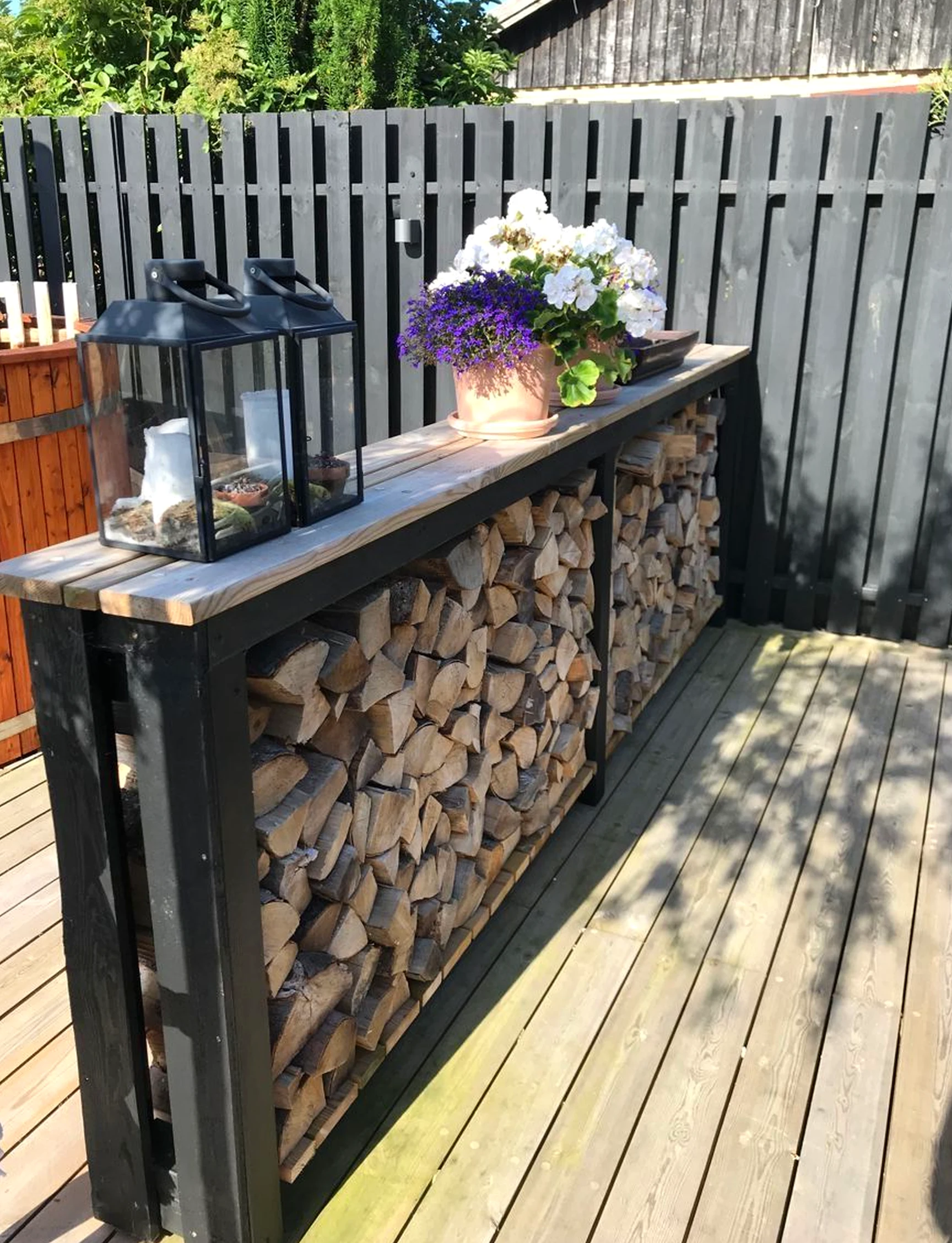 Leafy breakfast table anchors the outdoor space with rhythm, giving the view a mood that feels comfortable in daily use.