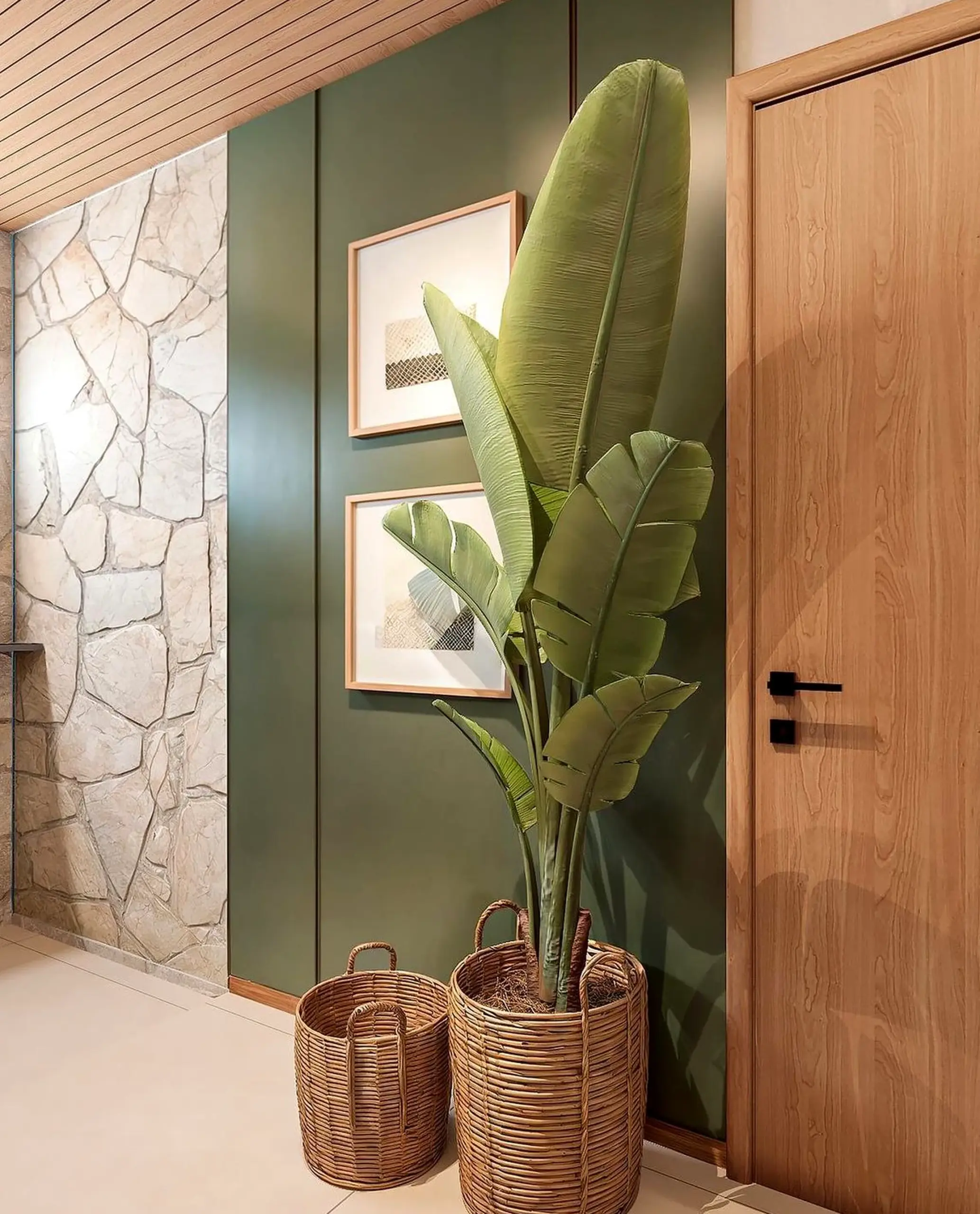 Textured storage corner adds comfort across the setting, giving the decor a finish that feels open and lived-in.